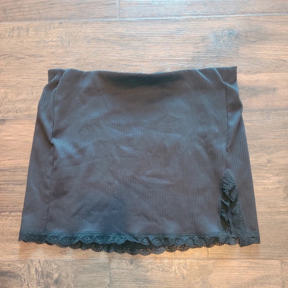 H&M Black Ribbed Mini Skirt with Lace Trim
